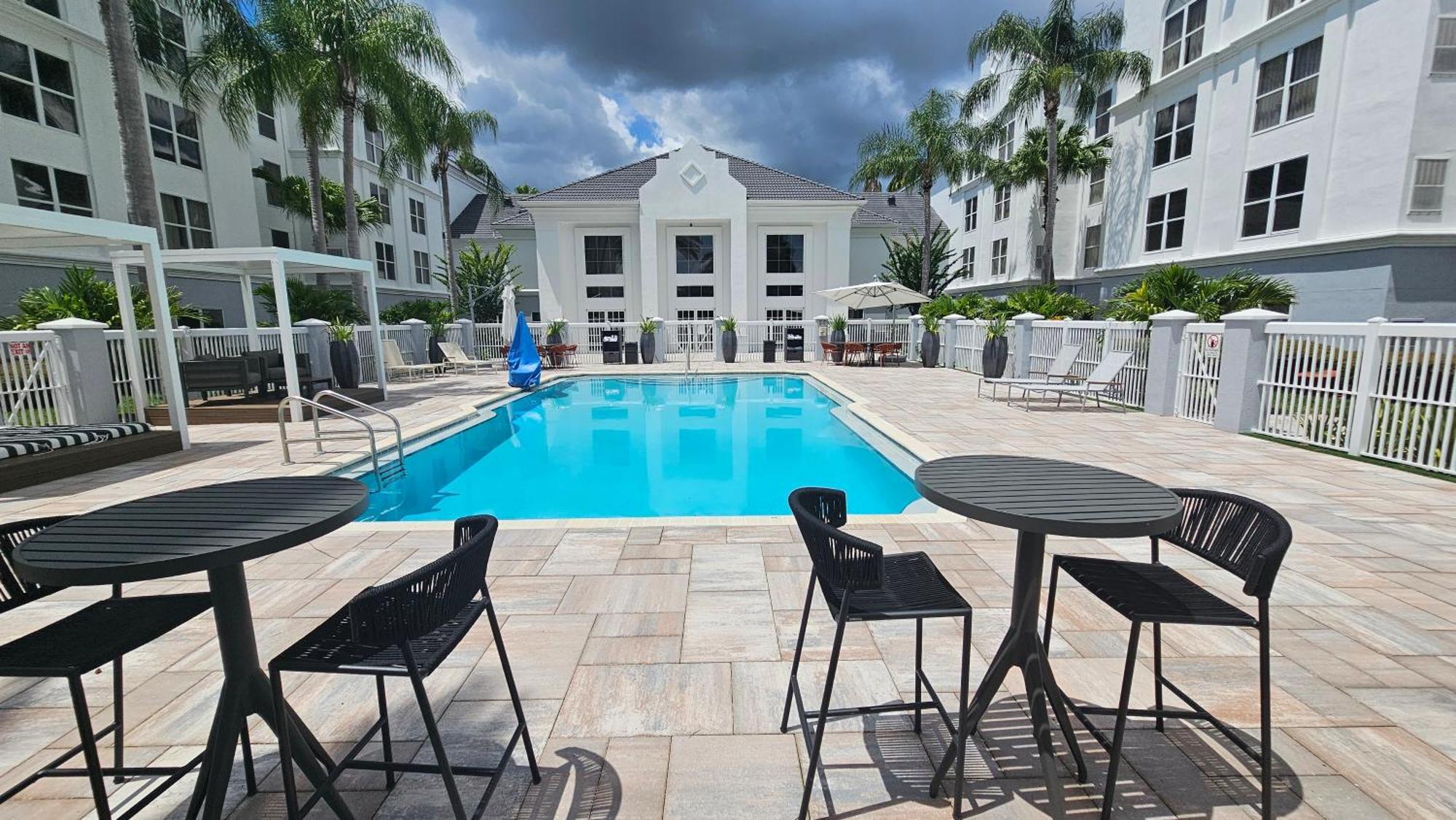 Surestay Plus By Best Western Orlando Lake Buena Vista Esterno foto